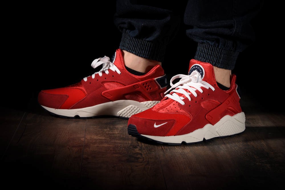 NIKE AIR HUARACHE RUN PREMIUM UNIVERSITY RED