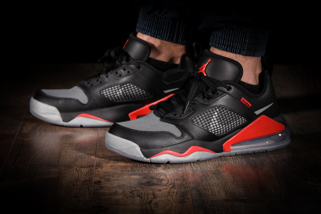 NIKE AIR JORDAN MARS 270 LOW BRED