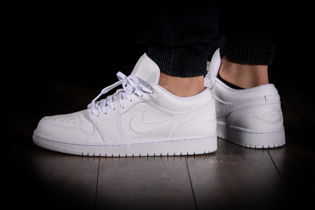 nike air jordan 1 retro low triple white