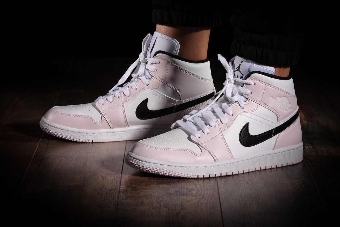 NIKE AIR JORDAN 1 RETRO MID WMNS BARELY ROSE