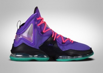 Morado LeBron James Calzado. Nike US