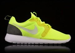 NIKE ROSHERUN HYPERFUSE VOLT QS